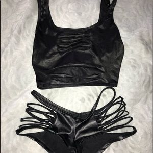 Black “wet” 2-piece
